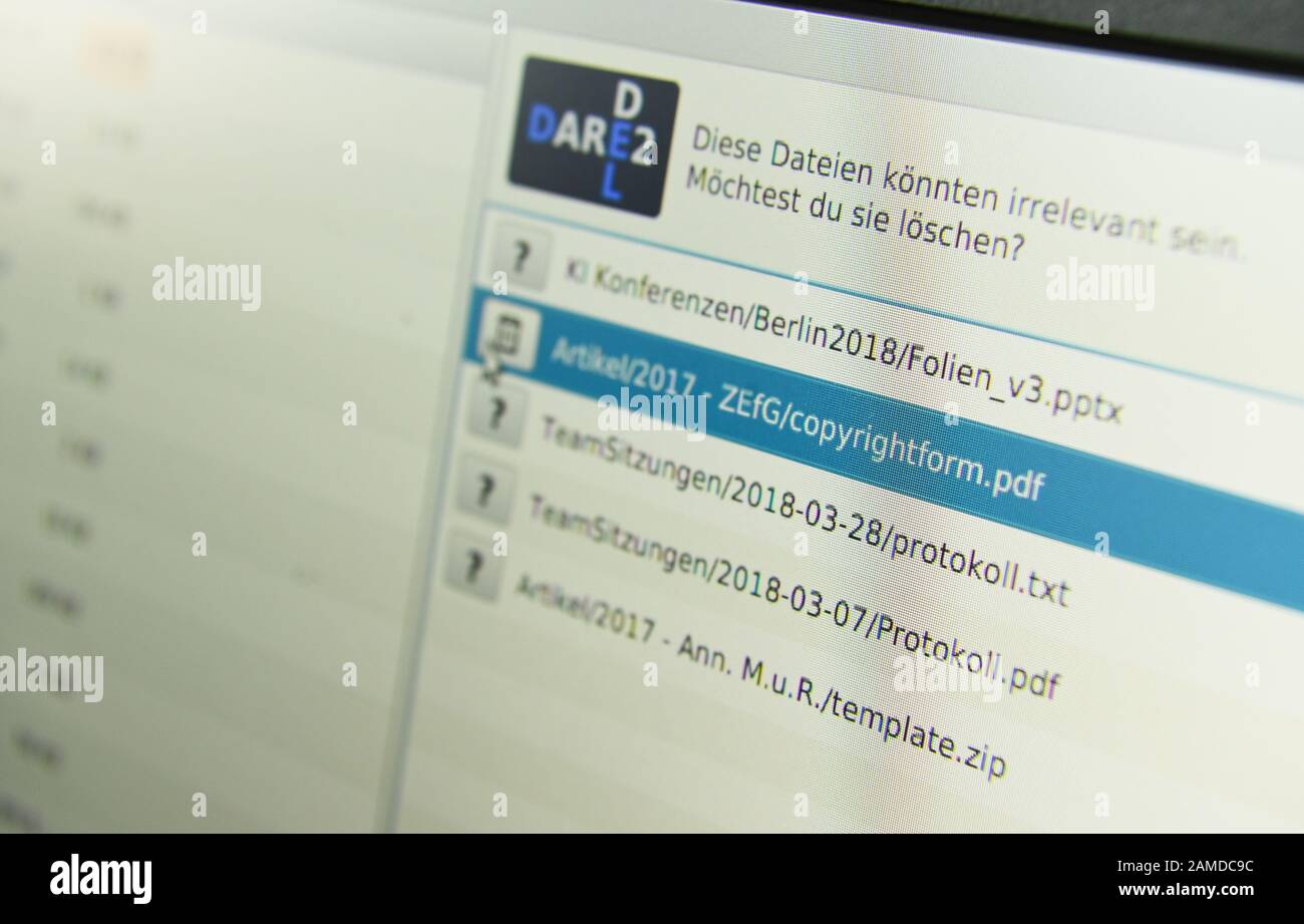 Bamberg, Allemagne. 10 décembre 2019. Le programme Dare2Del ('à supprimer') suggère sur un ordinateur de supprimer certains fichiers. Un professeur D'informatique Appliquée et de systèmes cognitifs à l'Université de Bamberg, en Allemagne, et son équipe de recherche ont développé un système conçu pour aider les gens à supprimer les données inutilisées sur leurs PC. Crédit: Nicolas Armer/Dpa/Alay Live News Banque D'Images
