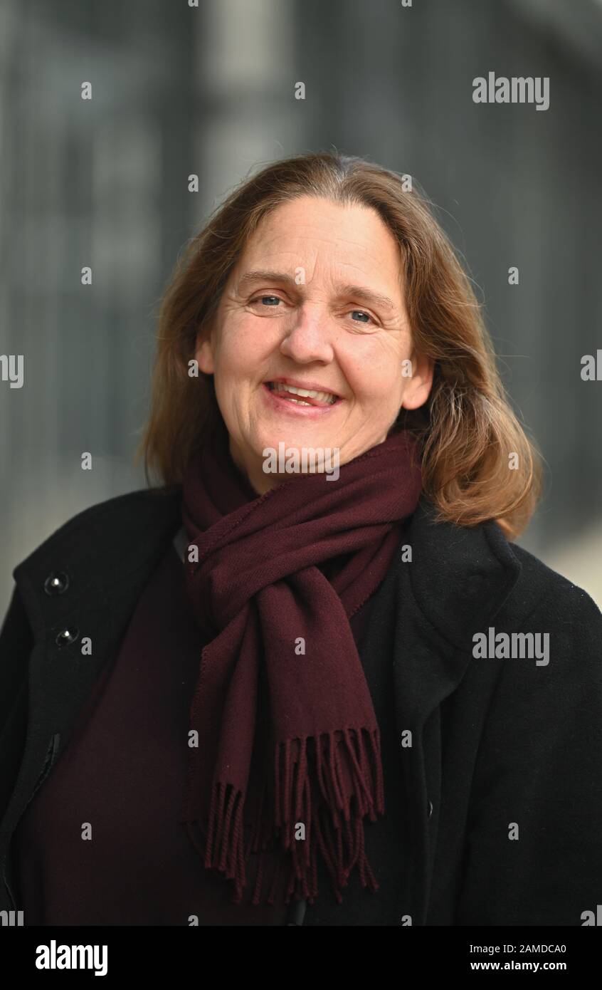 Bamberg, Allemagne. 10 décembre 2019. Le Professeur Sei Schmid Sourit. En collaboration avec son équipe de recherche, le professeur de sciences Informatiques Appliquées et de systèmes cognitifs de l'Université de Bamberg a mis au point un système conçu pour aider les gens à supprimer les données inutilisées sur leurs PC. (À dpa-KORR.: Osez supprimer - les chercheurs veulent aider 'Desktop Messies' à partir du 13.01.2020) crédit: Nicolas Armer/dpa/Alay Live News Banque D'Images