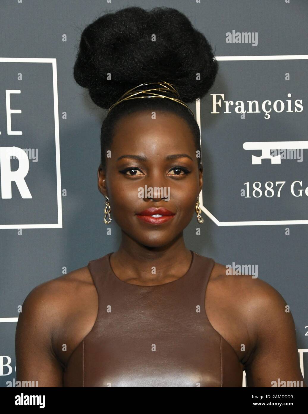 Santa Monica, Californie, États-Unis. 12 Janvier 2020 - Santa Monica, Californie - Lupita Nyong'O. 25ème Prix du Choix annuel Du Critique tenu à Barker Hangar. Crédit Photo: Birdie Thompson/Admedia /Mediapunch Crédit: Mediapunch Inc/Alay Live News Banque D'Images