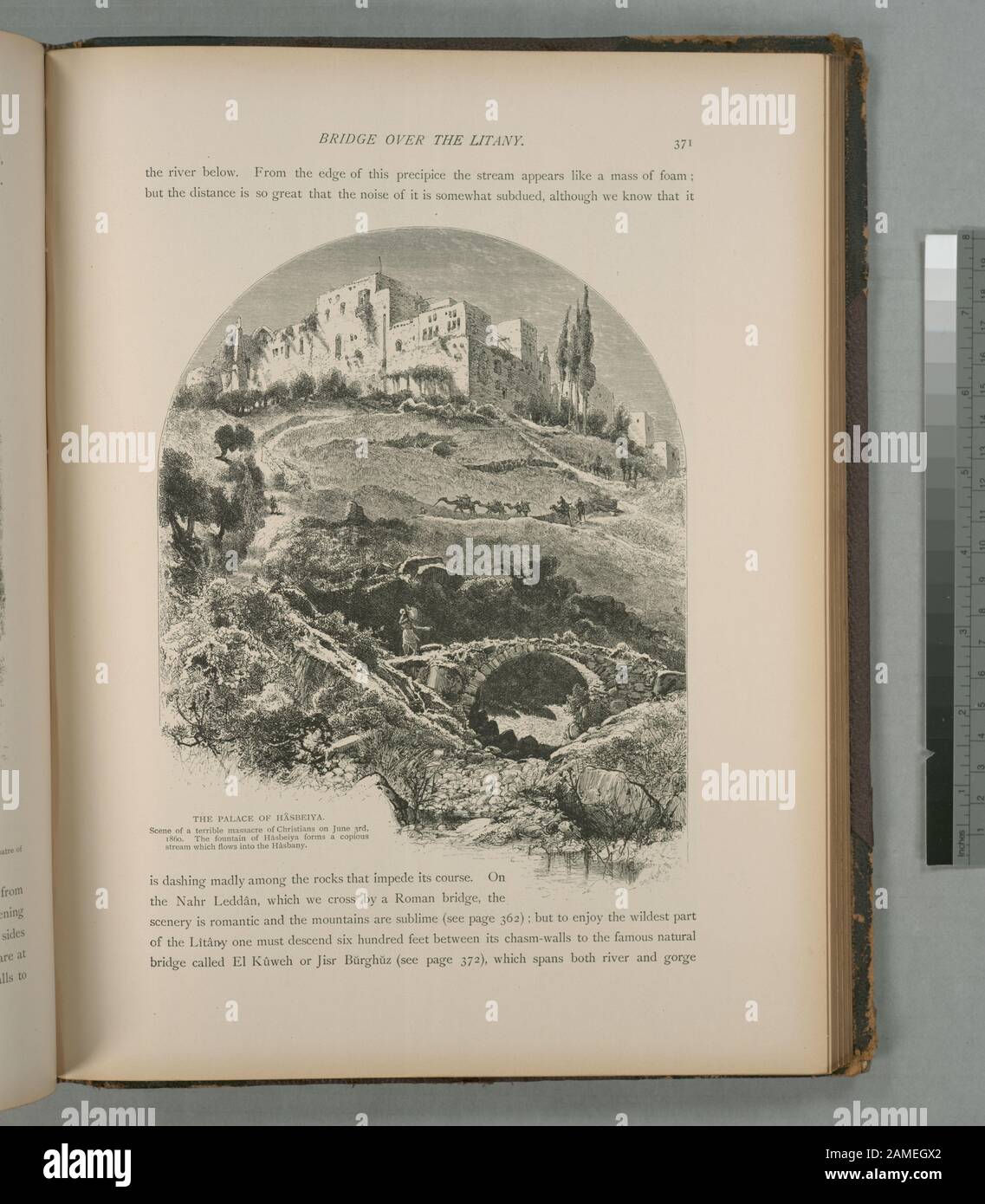 Le Palais de Hâsbeiya scène d'un terrible massacre de chrétiens le 3 juin 1860 La fontaine si Hâsbeiya forme un ruisseau copieux qui coule dans le Colonel Hâsbany Wilson, éd.; le Palais de Hâsbeiya. Scène d'un terrible massacre de chrétiens le 3 juin 1860. La fontaine si Hâsbeiya forme un ruisseau copieux qui s'écoule dans l'Hâsbany. Banque D'Images