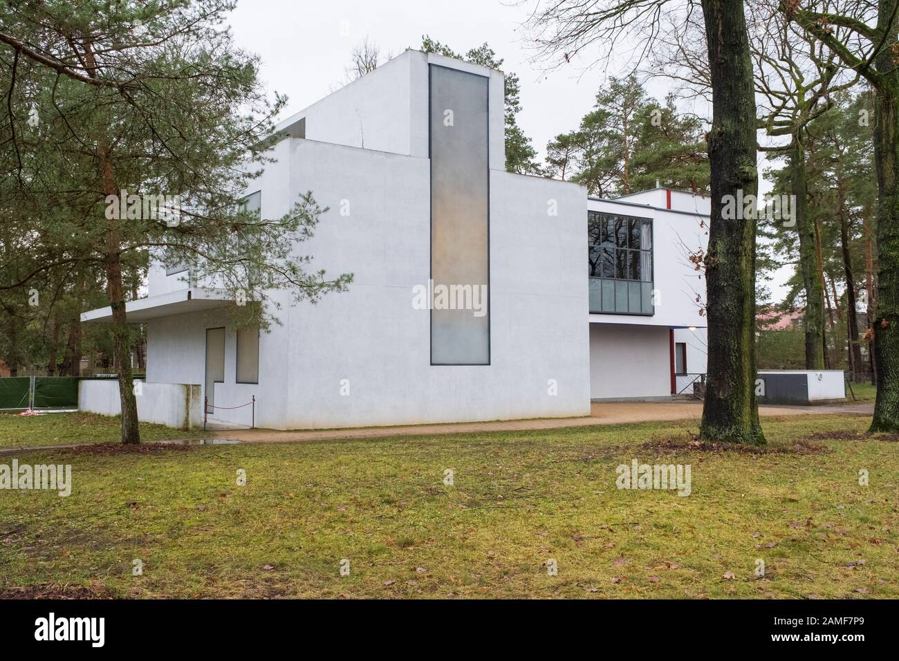 Bâtiment Bauhaus construit en 1920 pour le professeur à Dessau, Allemagne (Meisterhauser). Par Walter Gropius (1883-1969) Pour László Moholy-Nagy (1895-1946) Banque D'Images