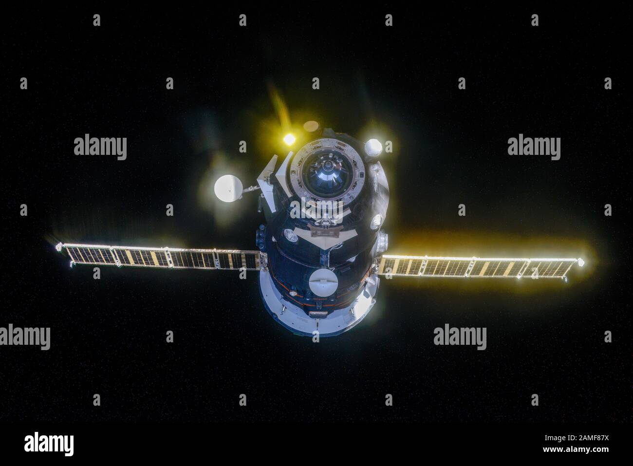 ISS - 29 novembre 2019 - l'embarcation de fret Progress 73 (73 P) de la Russie est représentée au départ de la Station spatiale internationale après le retrait de l'amarrage de Pirs Banque D'Images