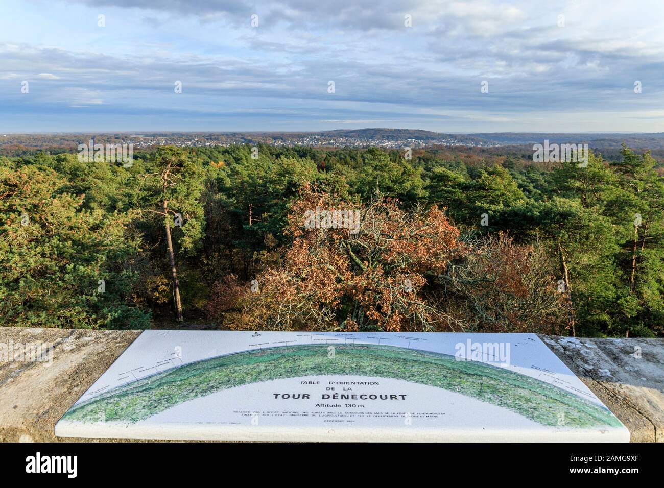 France, Seine et Marne, Fontainebleau, Forêt de Fontainebleau, réserve de biosphère de Fontainebleau et de Gatinais par l'UNESCO, table d'orientation et panorama fr Banque D'Images