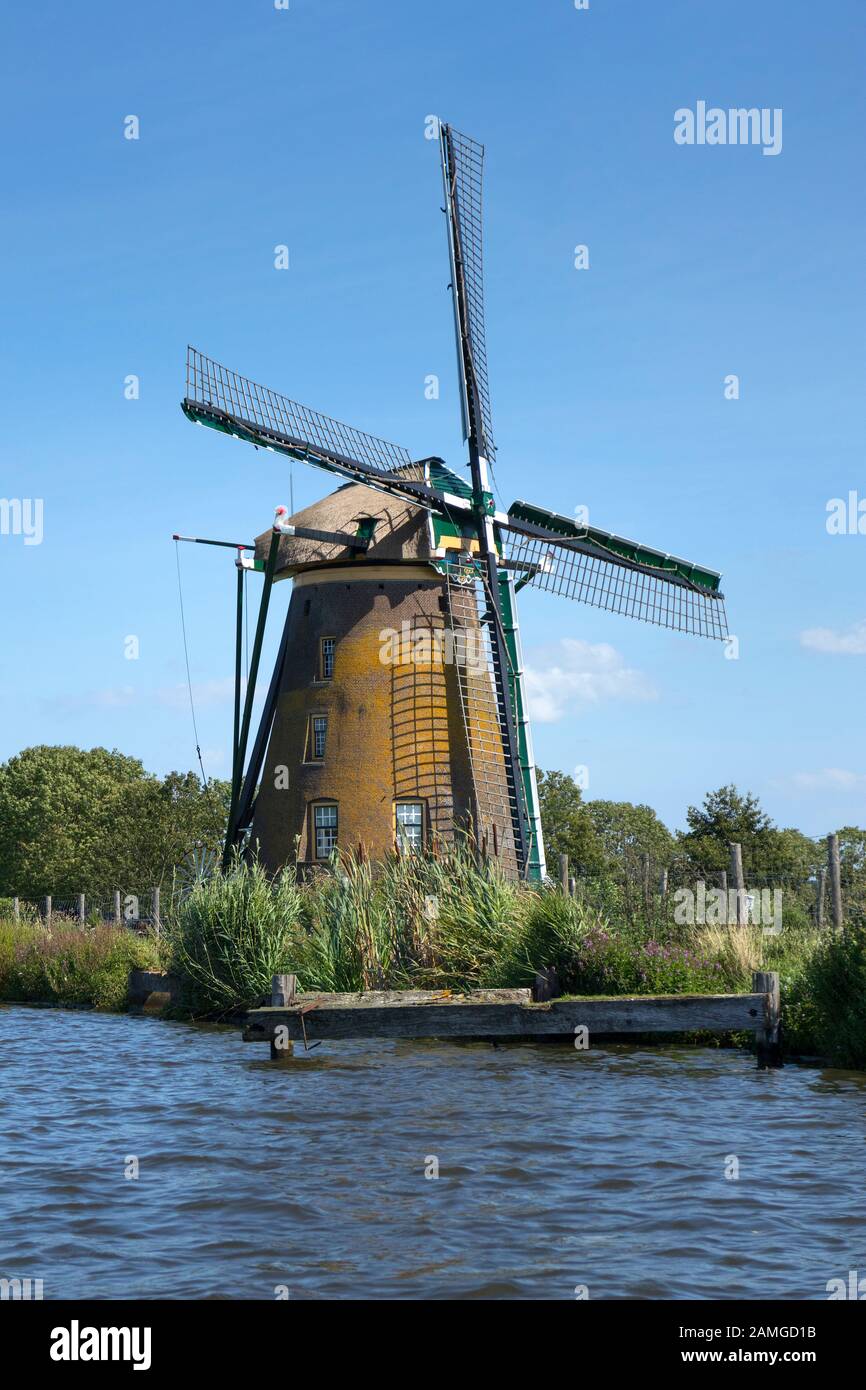 Roelofarendsveen, Pays-Bas - 22 août 2019: Ancien moulin à vent historique de Googermolen dans le polder près de Roelofarendsveen, Hollande Banque D'Images