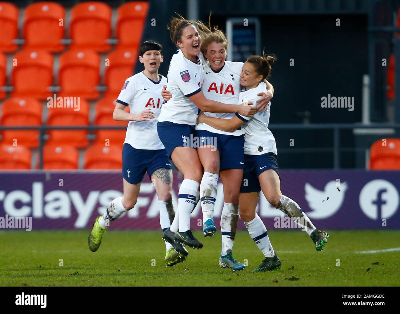 Londres, ANGLETERRE - 12 janvier:.Rianna Dean de Tottenham Hotspur Ladies célèbre l'objectif gagnant lors de la Super League féminine Barclays FA entre Tottenham Hotspur et West Ham United au stade Hive, Londres, Royaume-Uni, le 12 janvier 2020. (Photo de AFS/Espa-Images) Banque D'Images