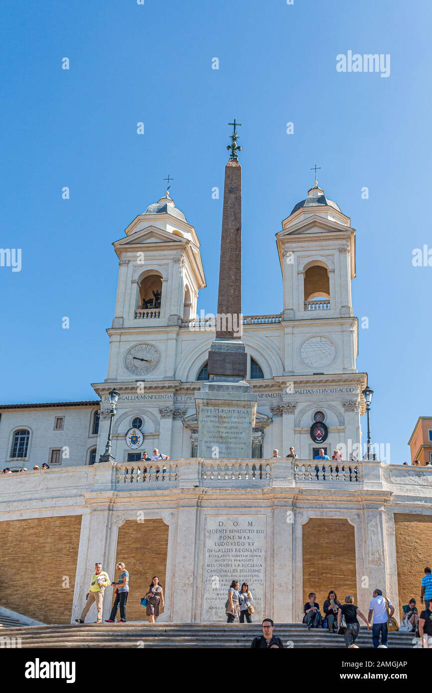 Église Au-Dessus Des Marches Espagnoles Banque D'Images