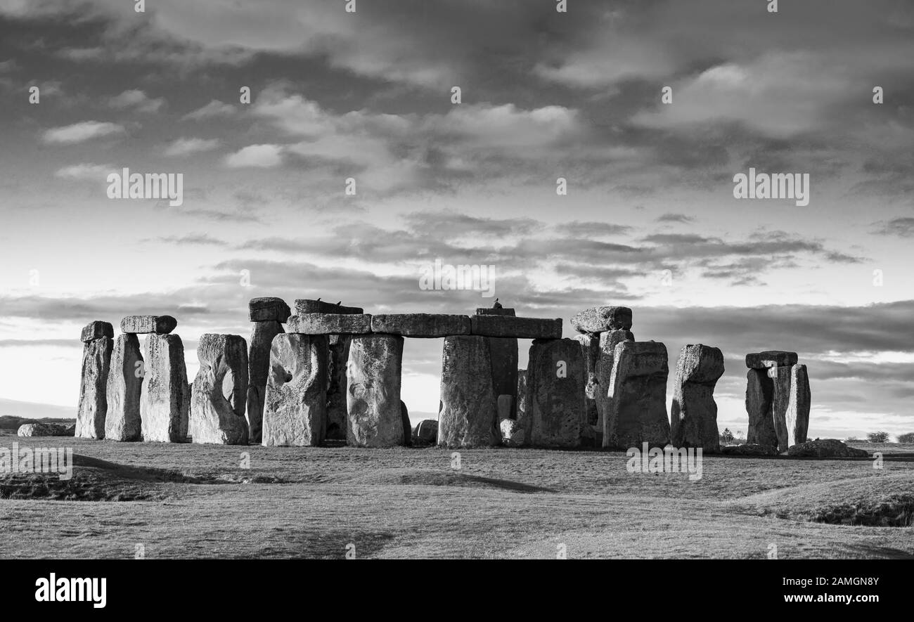 Stonehenge au lever du soleil Banque D'Images