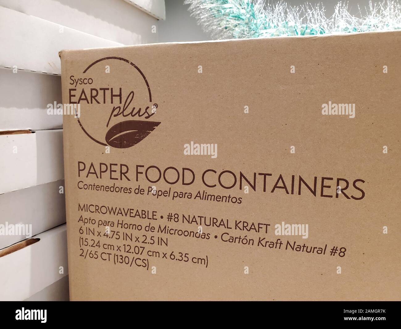 Gros plan de la boîte de serviettes en papier Sysco Earthplus de la société de produits alimentaires Sysco, une gamme durable de matériaux d'emballage alimentaire, San Ramon, Californie, 2 janvier 2020. () Banque D'Images