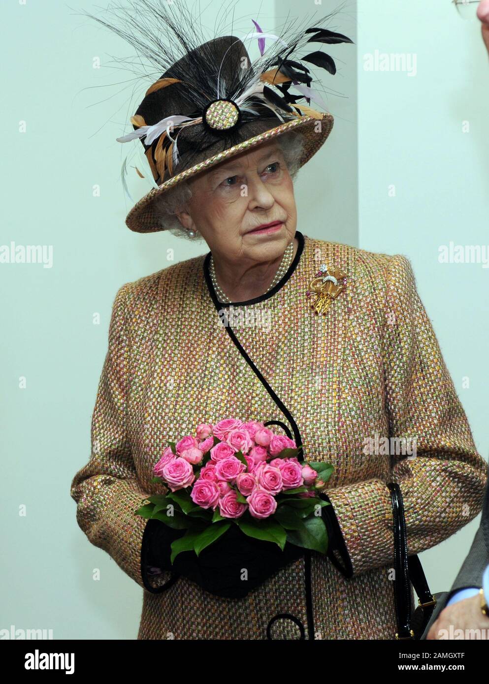 H.M. La Reine à l'ouverture du nouveau siège de la légion britannique dans le sud de Londres en 2009. Banque D'Images