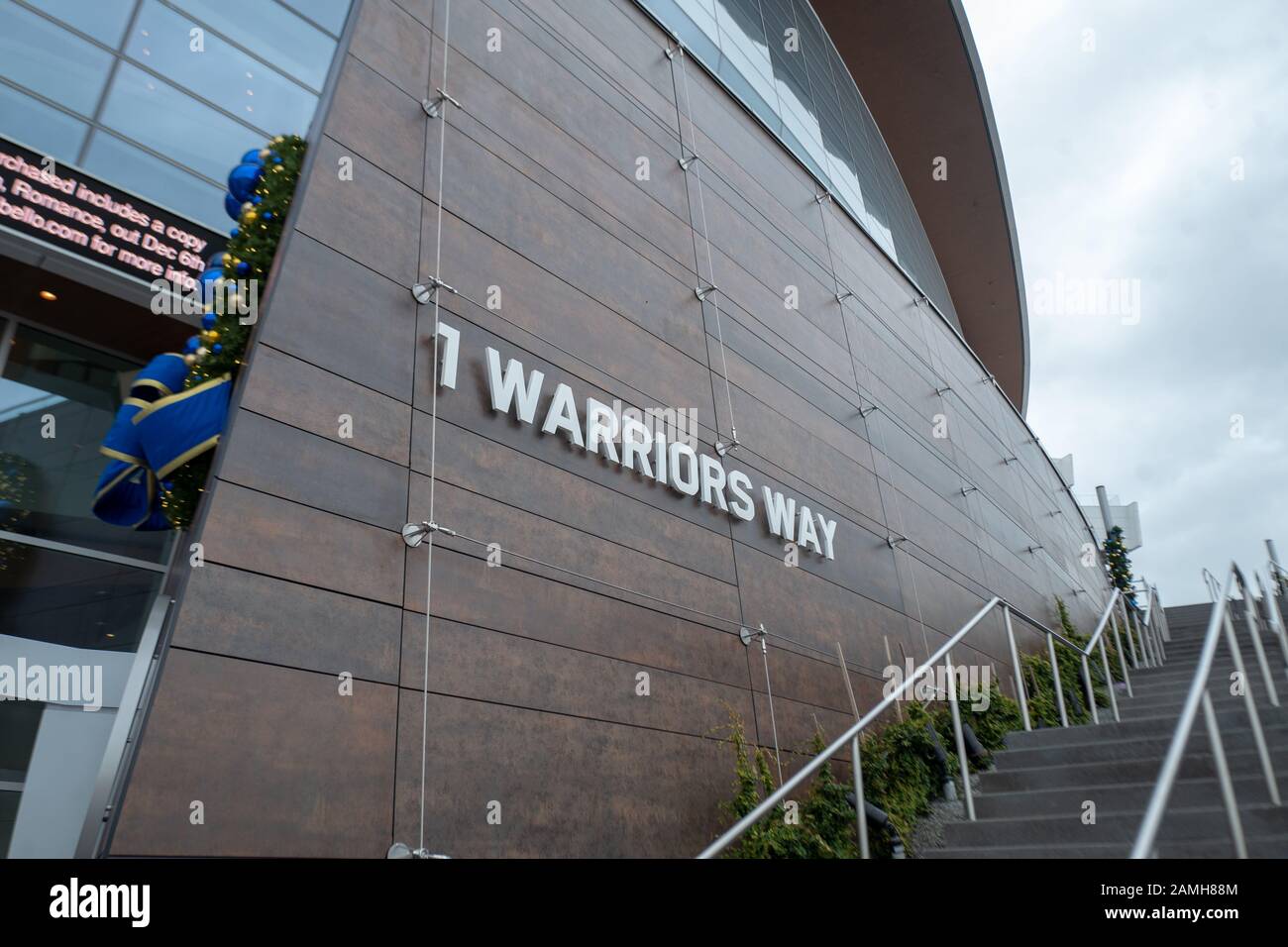 Panneau de signalisation pour 1 Warriors Way au Chase Center, la nouvelle maison de l'équipe de basket-ball des Golden State Warriors NBA dans le quartier de Mission Bay à San Francisco, Californie, 5 décembre 2019. () Banque D'Images