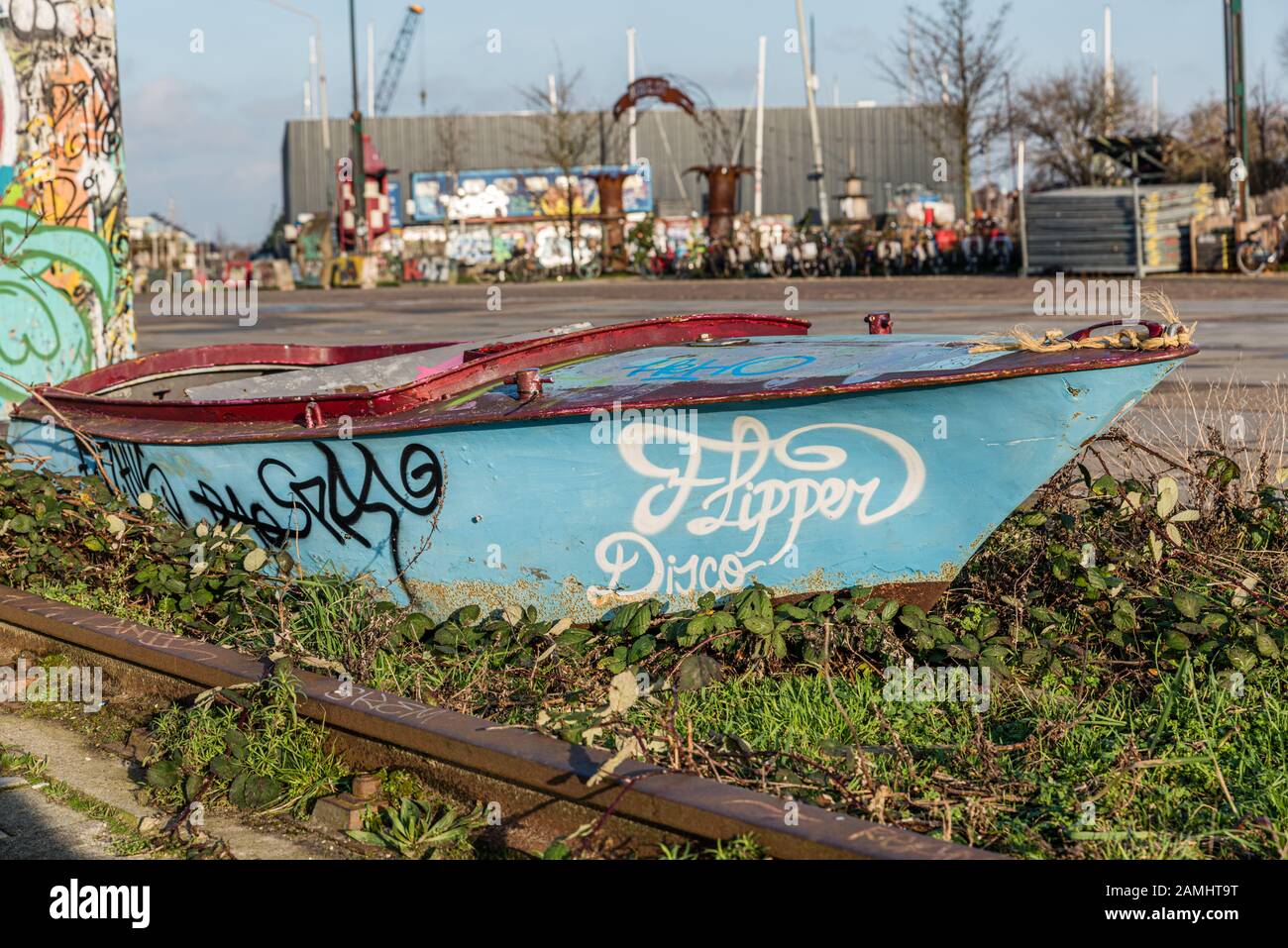 Holland, Januari 2020, Amsterdam, colorfull scènes au NDSM werf avec ses grues et ses gregiti dans le nord d'Amsterdam près de l'ij dans la rivière Ams Banque D'Images