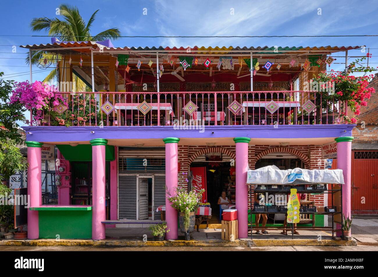 Mini Super Omar dans la ville de Lo de Marcos sur la côte de la Riviera Nayarit au Mexique. Banque D'Images