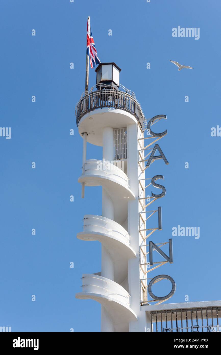 The White Tower, Casino Building Pleasure Beach, Ocean Boulevard, Promenade, Blackpool, Lancashire, Angleterre, Royaume-Uni Banque D'Images