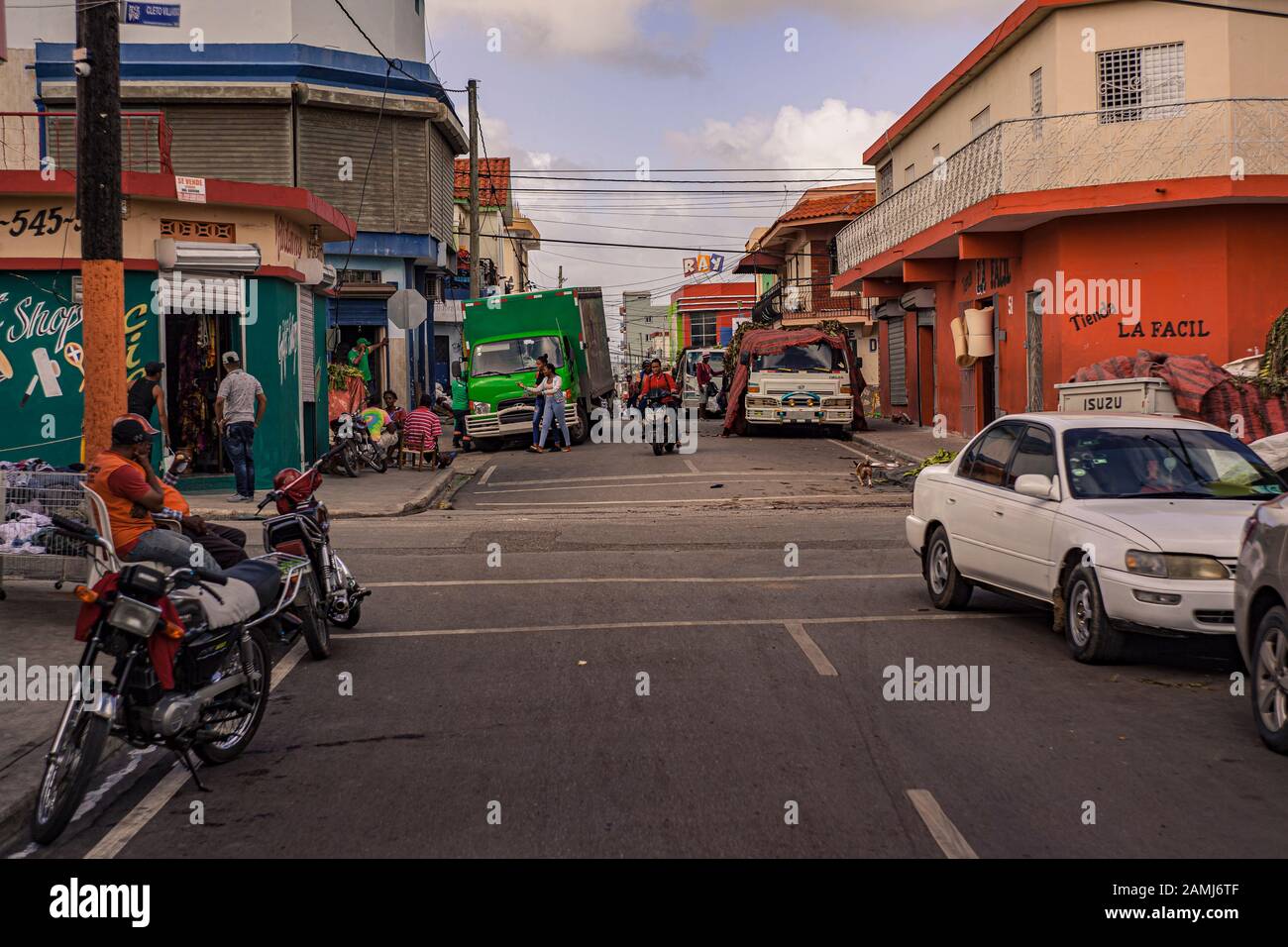 Scène de vie quotidienne dans les rues de Higuey en République dominicaine 4 Banque D'Images