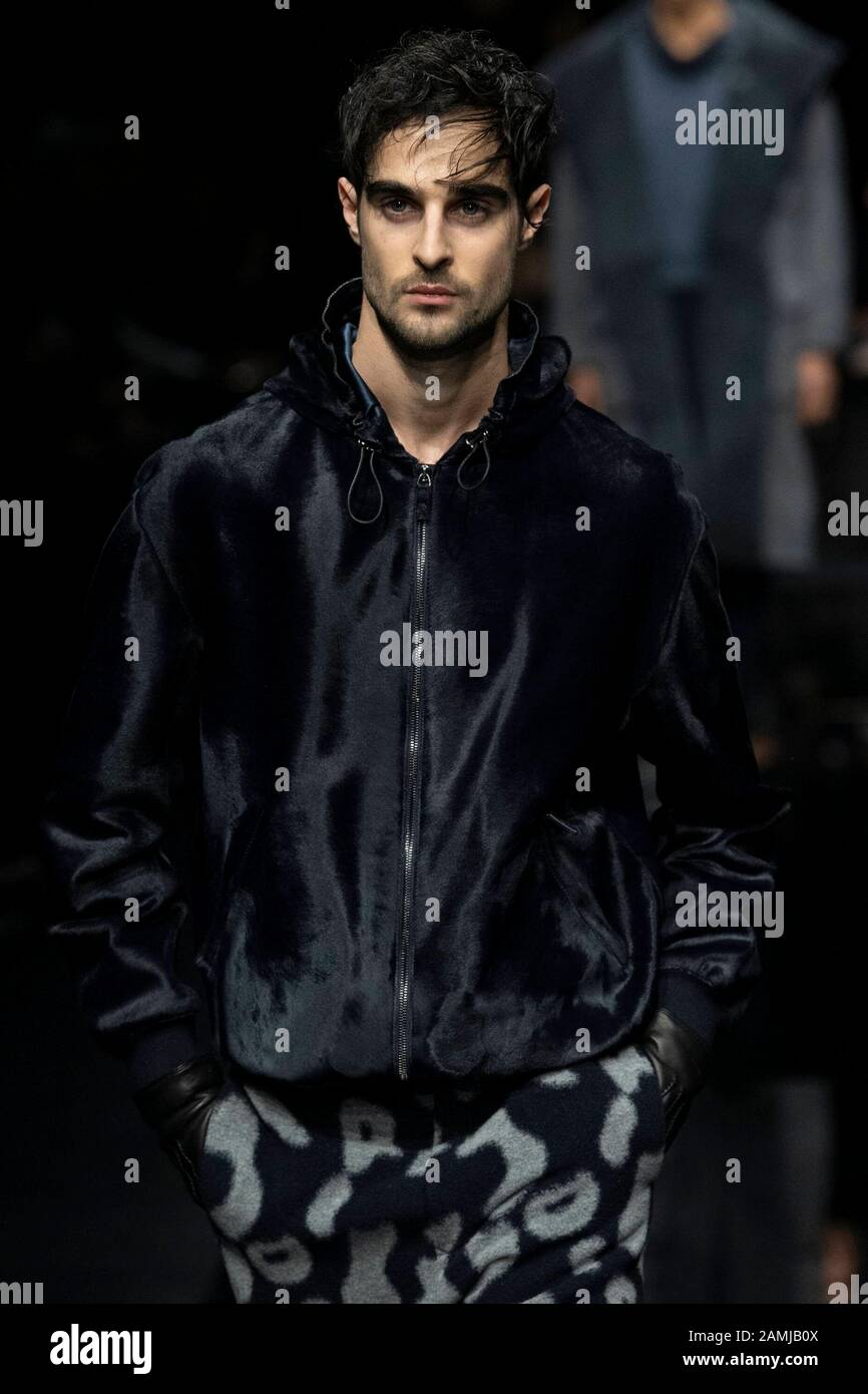Milan, Italie. 13 janvier 2020. Giorgio ARMANI automne/hiver 2020/2021 piste pendant la semaine de la mode de Milan hommes‚Äôs Janvier 2020 - Milan, Italie 13/01/2020 | utilisation dans le monde crédit: DPA/Alay Live News Banque D'Images