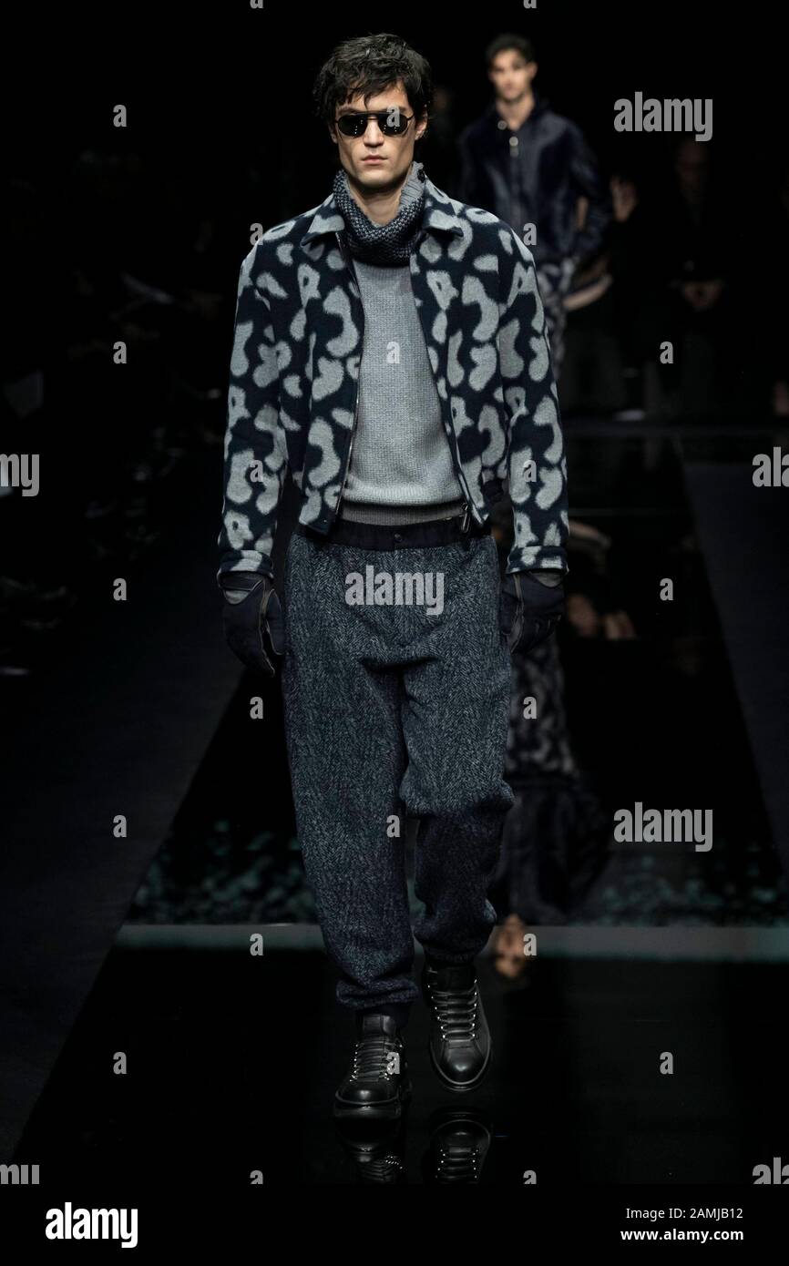 Milan, Italie. 13 janvier 2020. Giorgio ARMANI automne/hiver 2020/2021 piste pendant la semaine de la mode de Milan hommes‚Äôs Janvier 2020 - Milan, Italie 13/01/2020 | utilisation dans le monde crédit: DPA/Alay Live News Banque D'Images