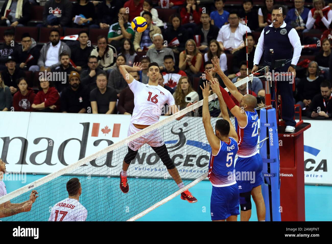 TEAM Canada Senior Men's Volleyball intérieur Banque D'Images
