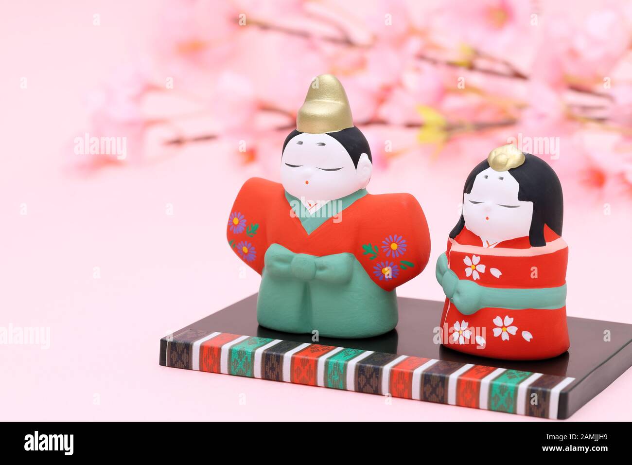 Poupées japonaises traditionnelles utilisées pour un festival Hinamaturi pour les filles Banque D'Images