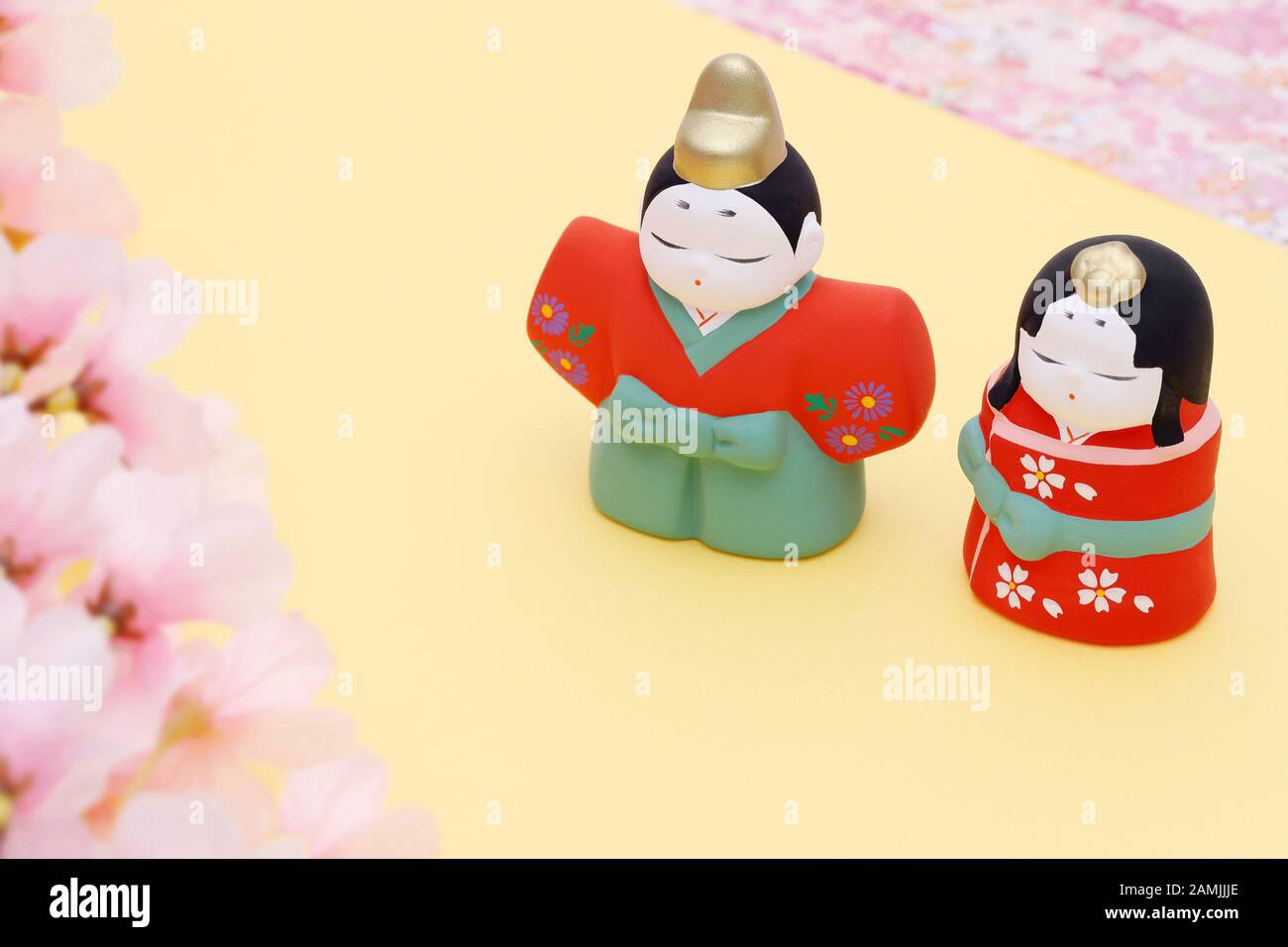 Poupées japonaises traditionnelles utilisées pour un festival Hinamaturi pour les filles Banque D'Images