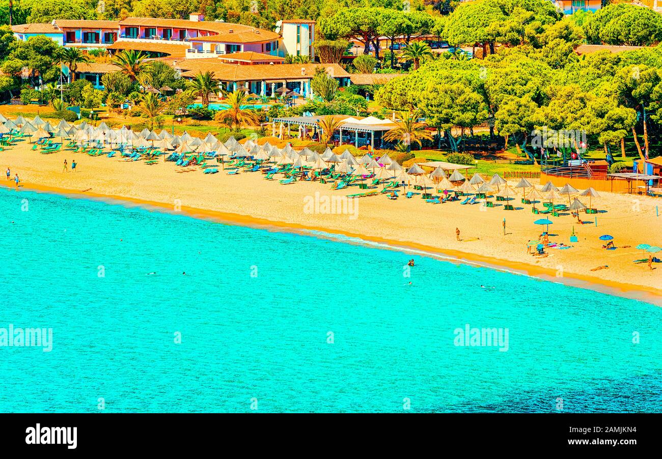 Villasimius Beach en mer Méditerranée à l'île de Sardaigne en Italie réflexe Banque D'Images