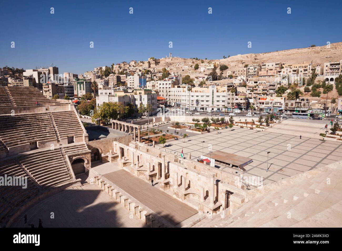 Théâtre romain d'Amman, zone résidentielle dense au centre-ville, ville capitale, Amman, Jordanie, Moyen-Orient, Asie Banque D'Images