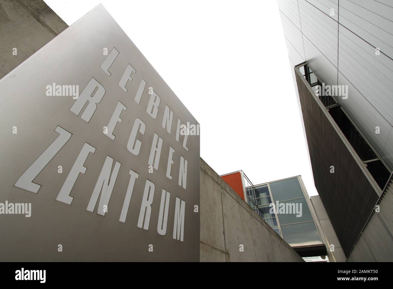 Entrée au Leibniz Computing Center (LRZ) sur le campus de la tu Munich à Garching [traduction automatique] Banque D'Images