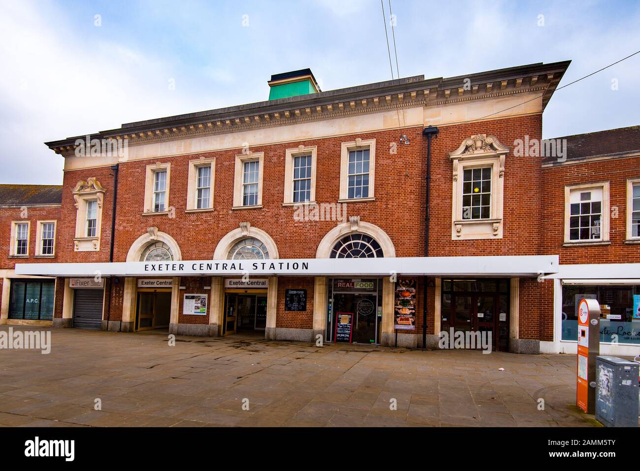 Exeter, DEVON, Royaume-Uni - 31 mars 19 : gare centrale d'Exeter dans Queen Street. Banque D'Images