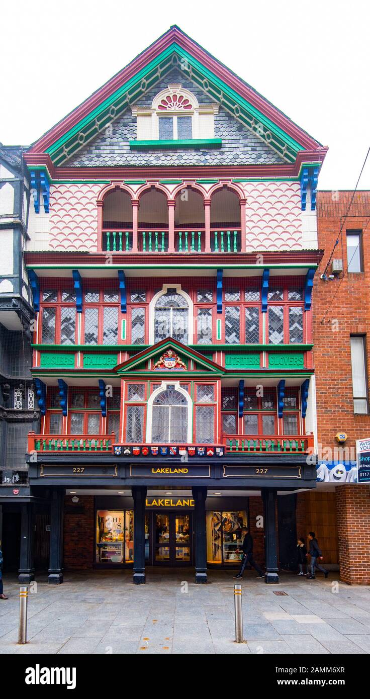 Exeter, DEVON, Royaume-Uni - 31MAR19: Le magasin Lakeland au 227 High Street est situé dans un bâtiment du XVIIe siècle de 5 étages connu auparavant sous le nom de la Maison des Ros Banque D'Images