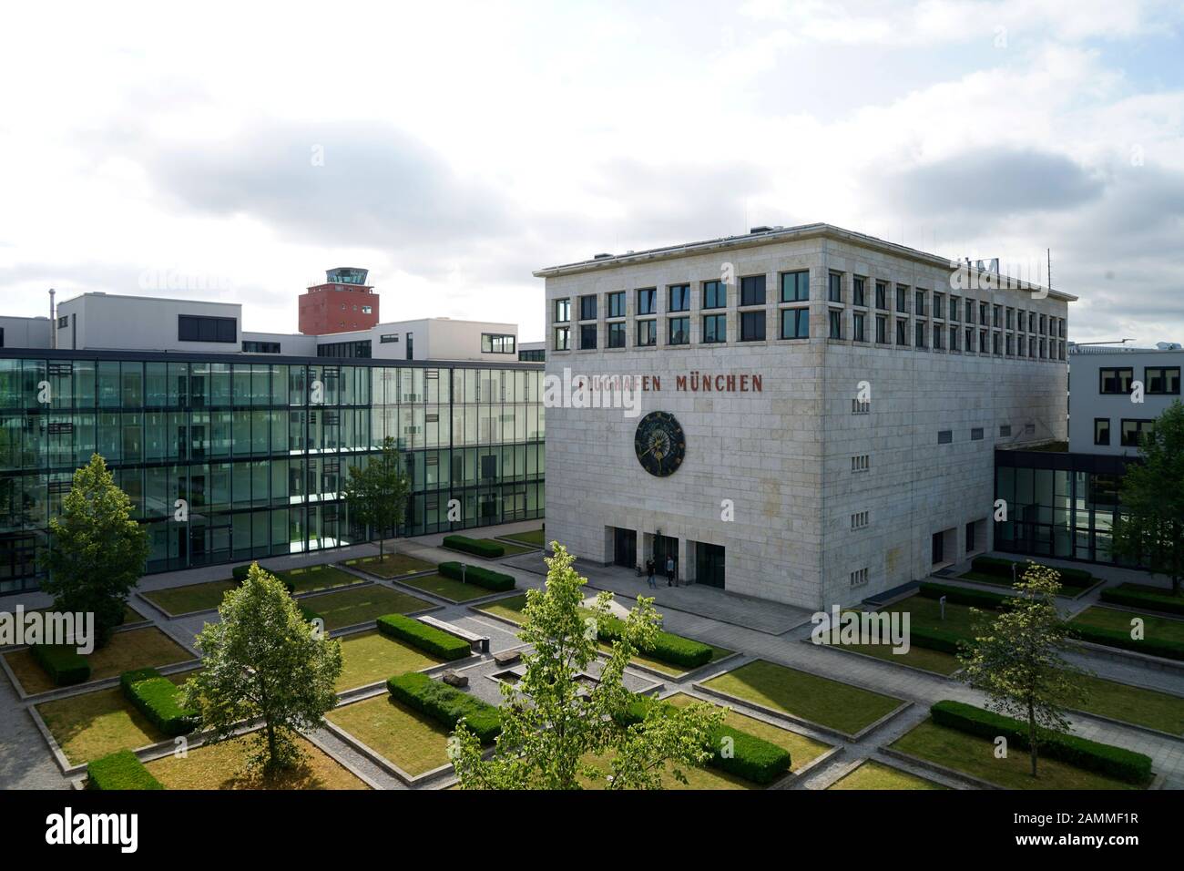 Hochschule Der Bayerischen Wirtschaft Wappenhalle Banque de photographies et d’images à haute résolution - Alamy