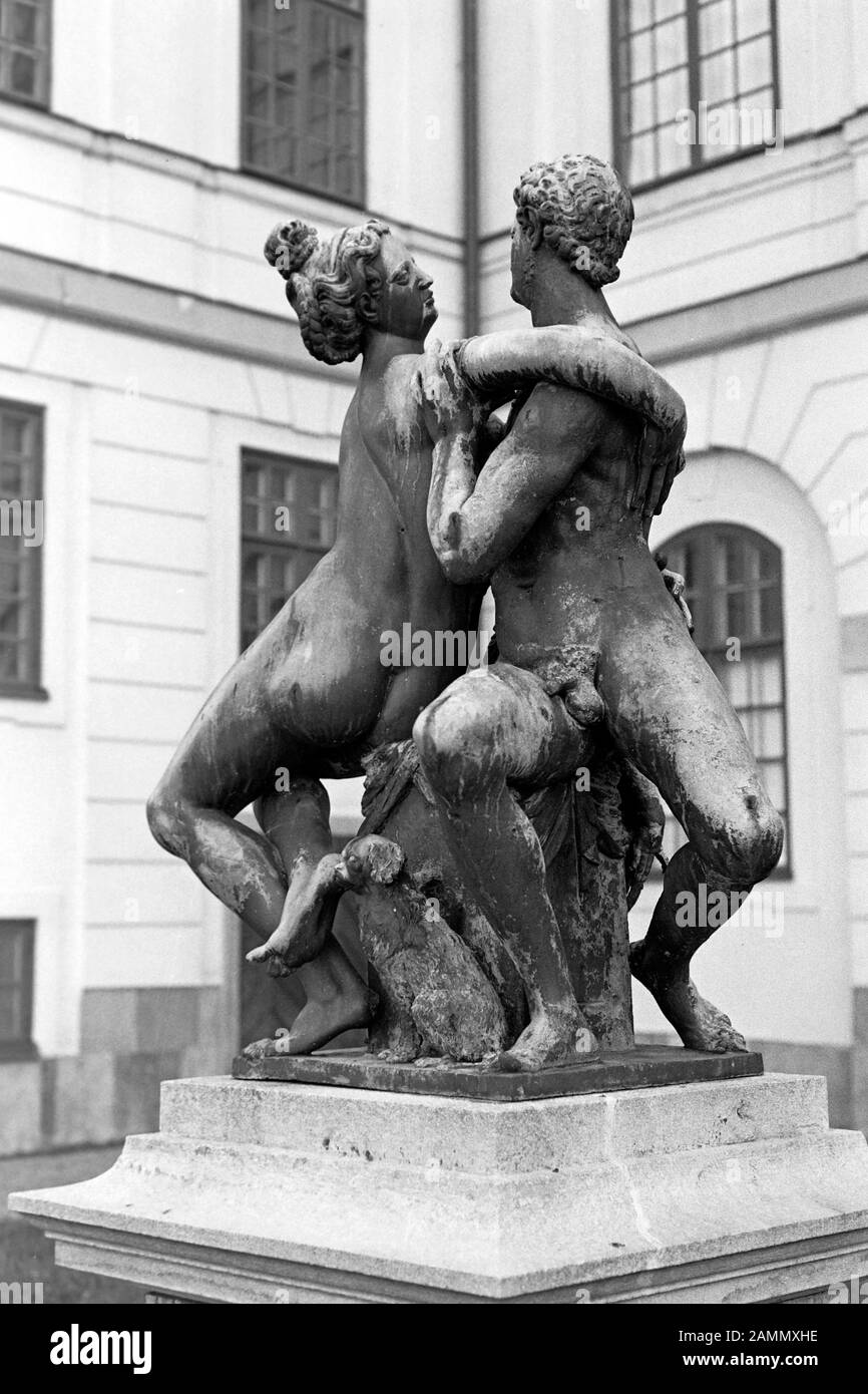 Bronzeskulpturen im Schlosspark von Drottningholm auf der Insel Lovön, 1969. Les cultpures de bronze dans le jardin du château de Drottningholm sur l'île de Lovön, 1969. Banque D'Images