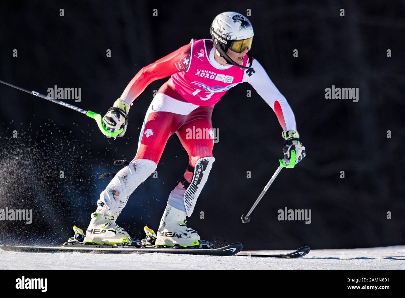 LAUSANNE, SUISSE. 14 janvier 2020. Roduit Luc (SUI) rivalise en ski alpin Slalom Run 1 pour Homme lors des Jeux Olympiques de la Jeunesse de Lausanne 2020 au Centre alpin les Diablerets le mardi 14 janvier 2020. LAUSANNE, SUISSE. Crédit: Taka G Wu/Alay Live News Banque D'Images