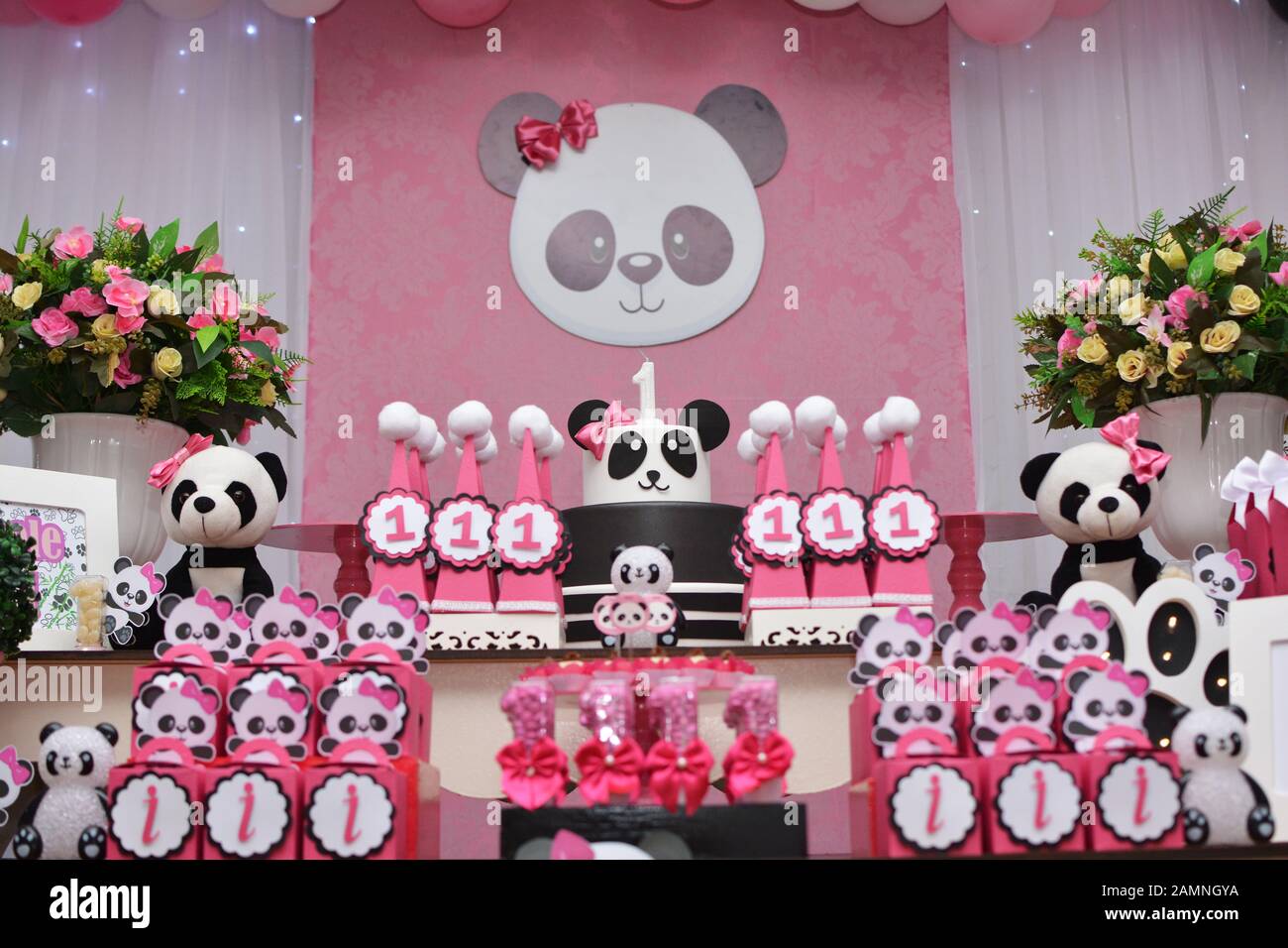 Panda Balloon Banque D Image Et Photos Alamy