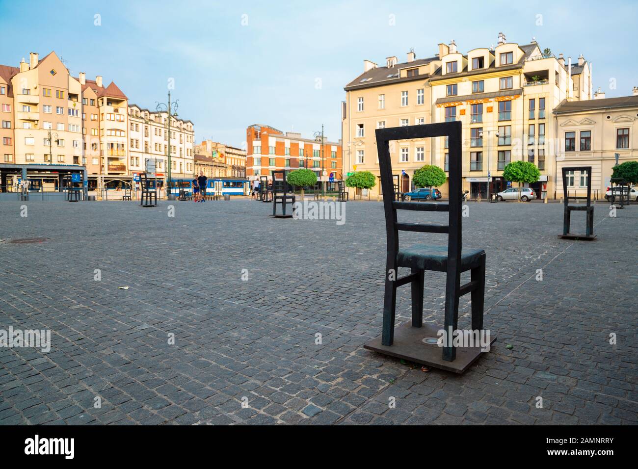 Cracovie, Pologne - 15 Juin 2019 : Mémorial De La Place Des Héros Du Ghetto Dans Le Quartier De Podgorze Banque D'Images