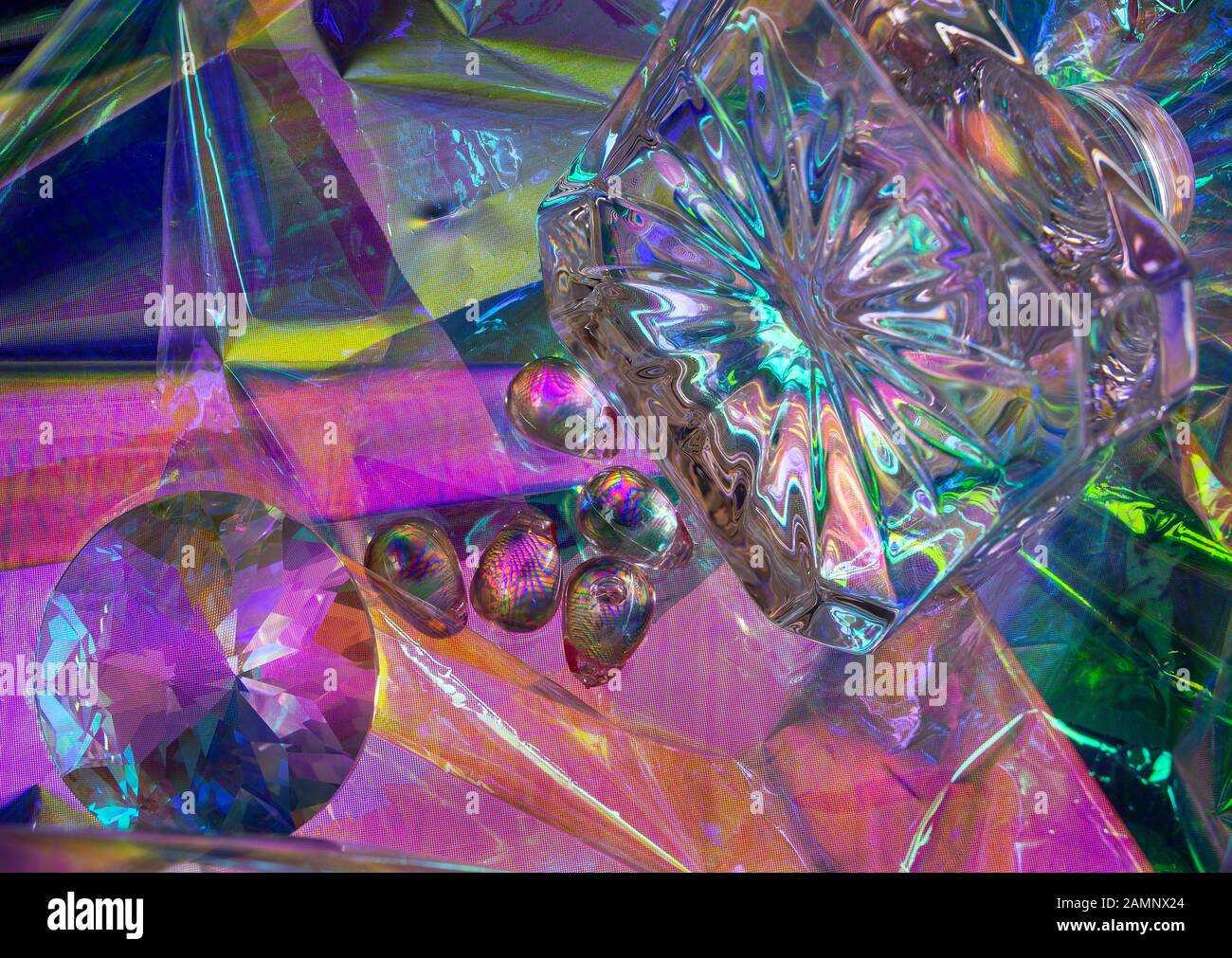 Résumé 10, cristal et verre image abstraite, avec un arc-en-ciel effet causé par la réfraction de la lumière Banque D'Images