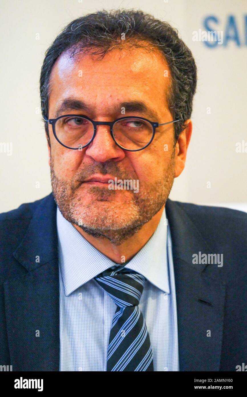 Erick Lelouche, président de Boehringer Ingelheim France, assiste à une conférence de presse pour le lancement officiel DE HUB-VPH, le premier pôle mondial sur la santé publique vétérinaire, Lyon, France Banque D'Images