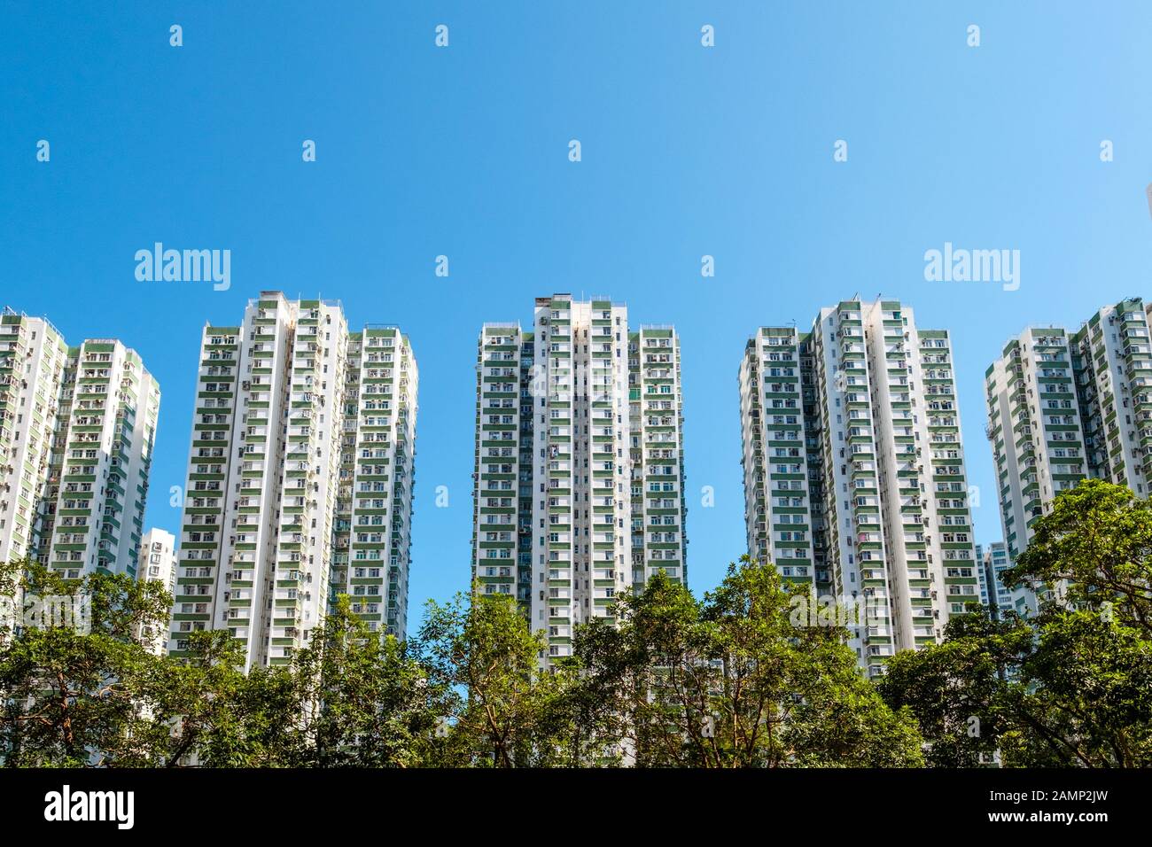 immeubles d'appartements, immobilier résidentiel et espace bleu ciel copy - Banque D'Images