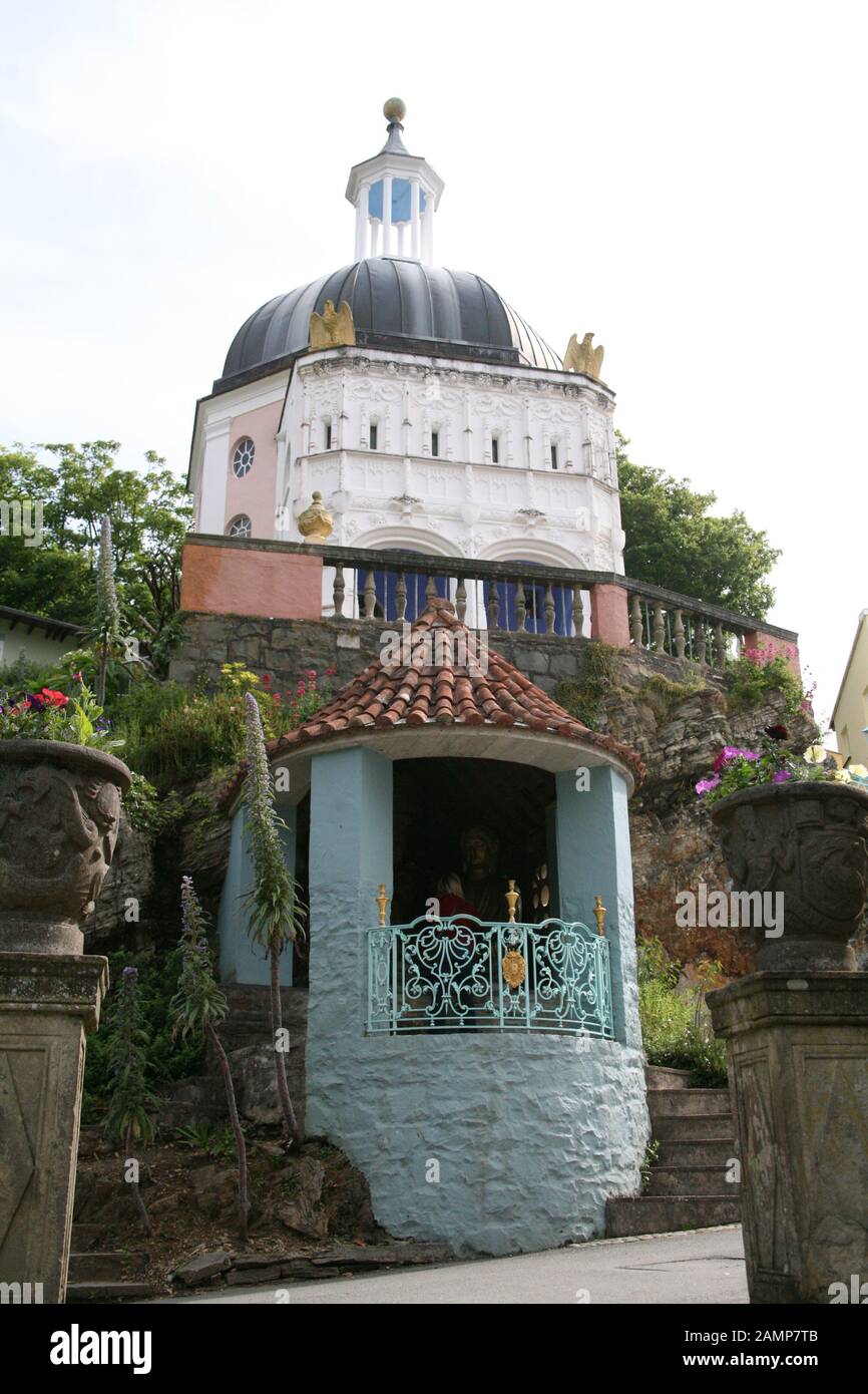 Battery square portmeirion village Banque de photographies et d’images ...