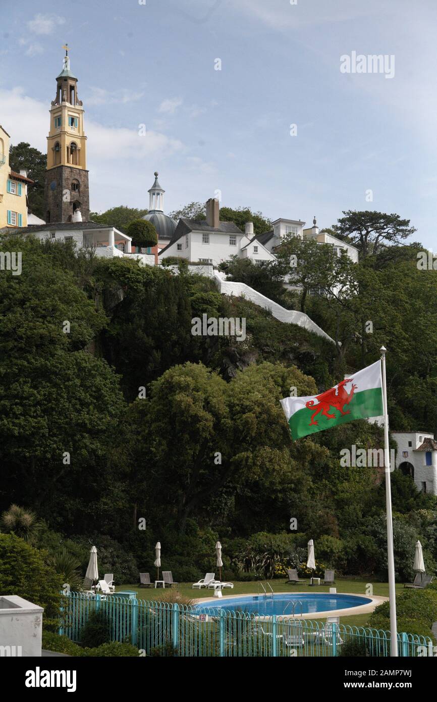 Battery square portmeirion village Banque de photographies et d’images ...