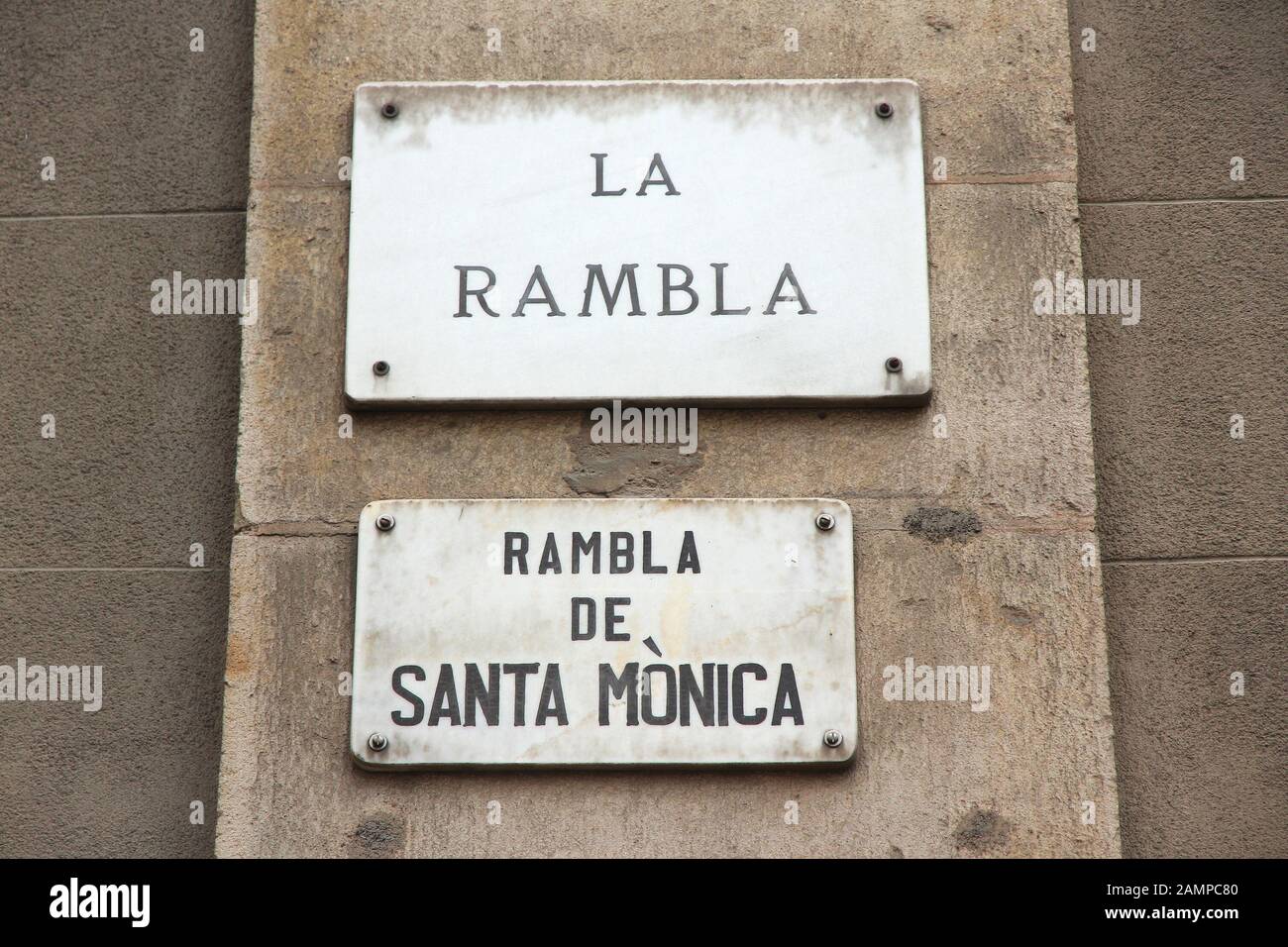 - Nom de rue de Barcelone La Rambla de Santa Monica. Banque D'Images