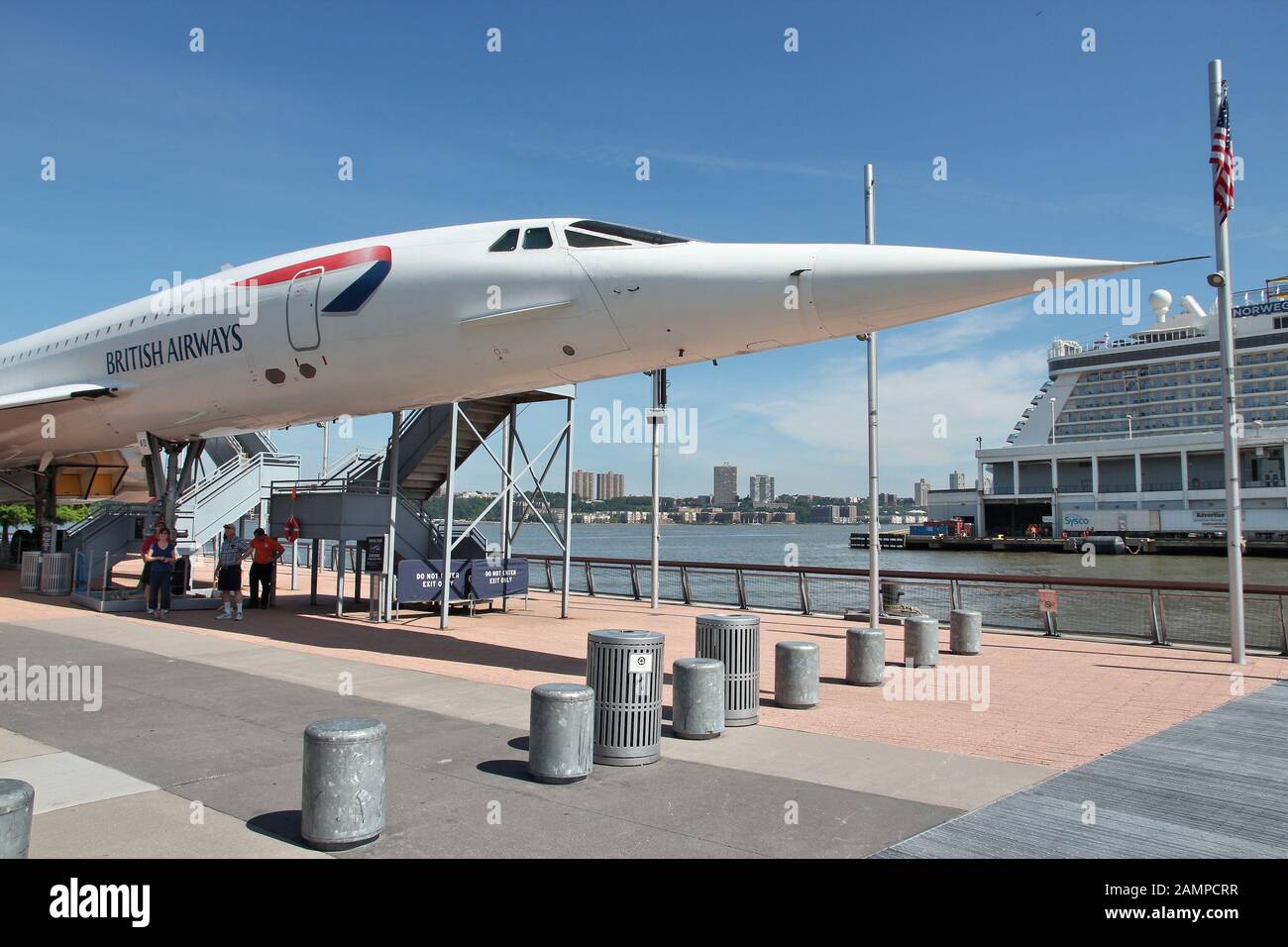 NEW YORK, USA - 7 juillet 2013 : visite à Concorde Intrepid Sea, Air and Space Museum de New York. Le musée est situé à bord de l'USS Intrepid, ret Banque D'Images