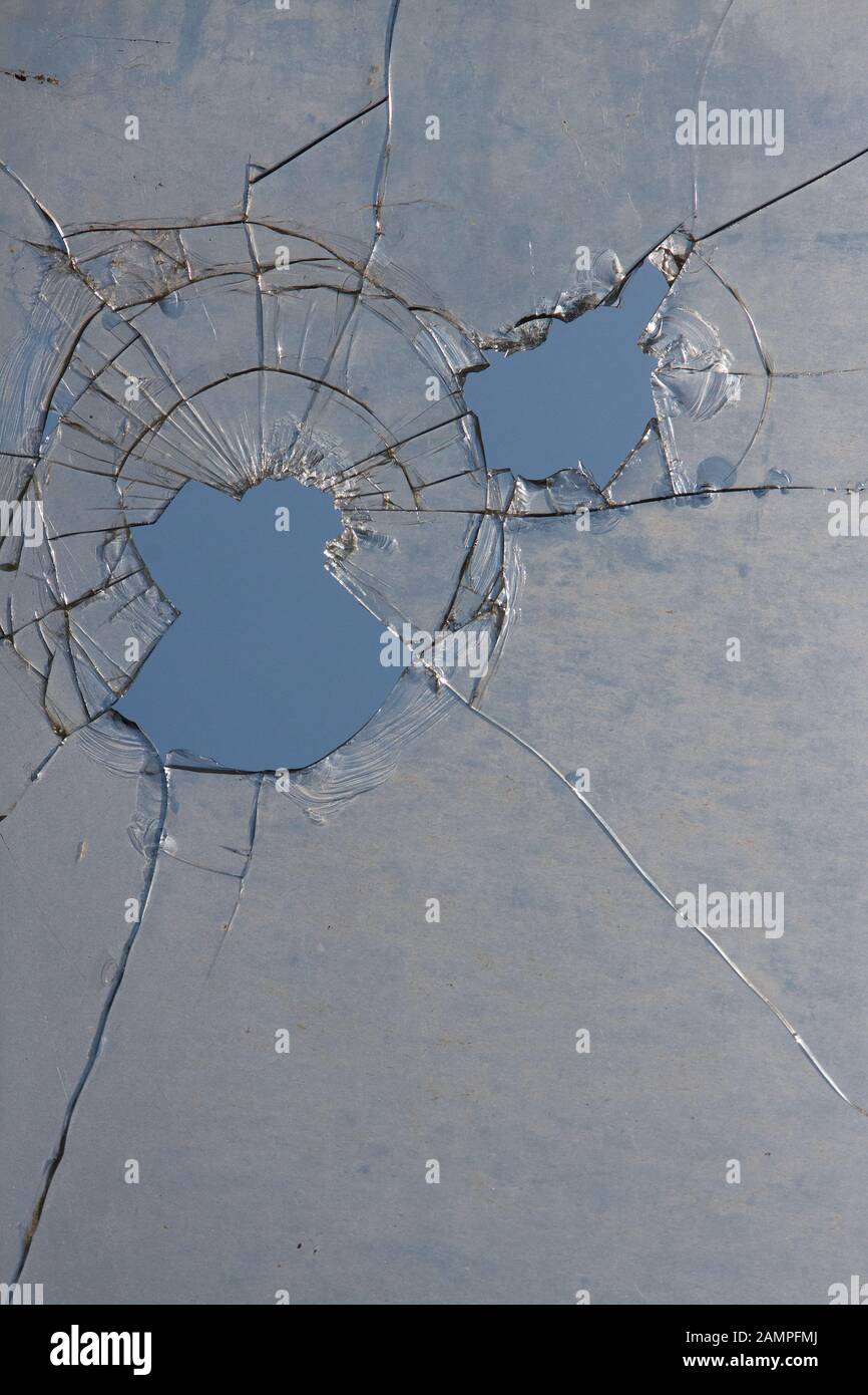 Texture de fond en verre fissuré sale. Banque D'Images