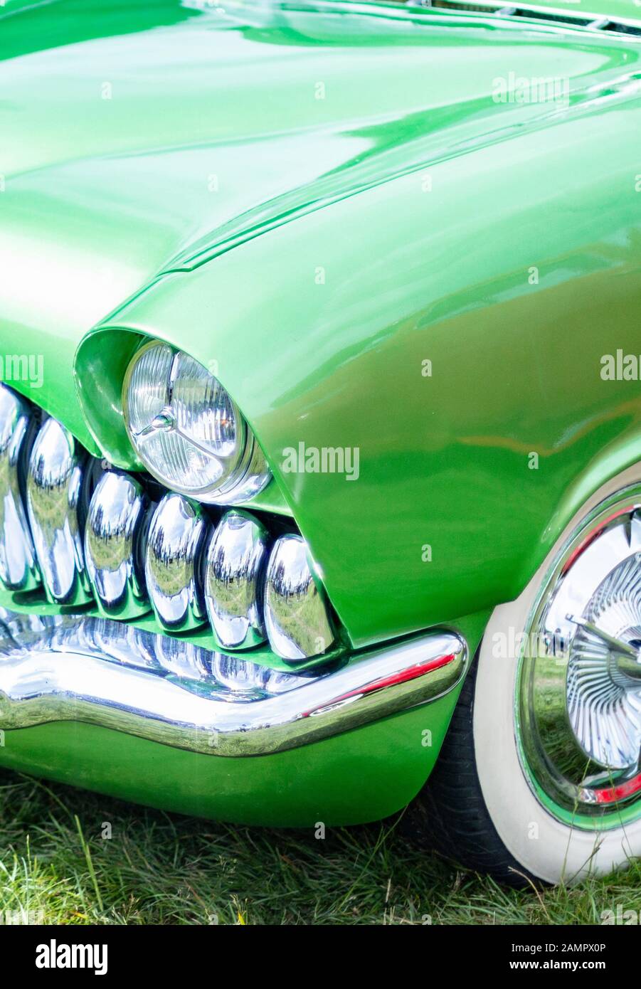 classique vintage vert 1960 vauxhall velox hot rod carfront view détail grille Banque D'Images