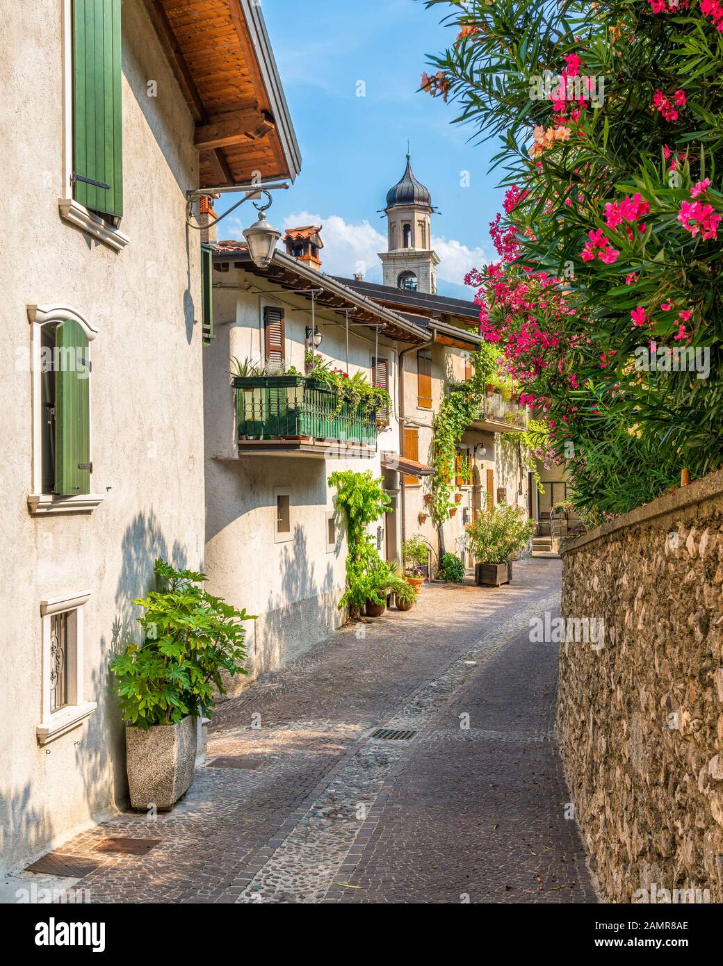 La ville pittoresque de Limone sul Garda, sur le lac de Garde. Province De Brescia, Lombardie, Italie. Banque D'Images