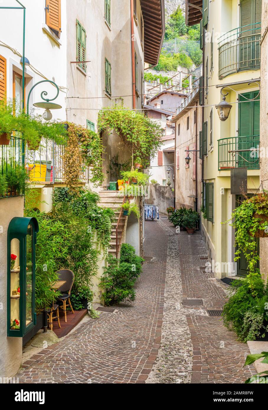 La ville pittoresque de Limone sul Garda, sur le lac de Garde. Province De Brescia, Lombardie, Italie. Banque D'Images