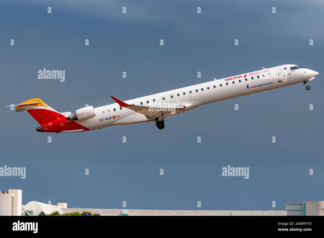 Palma de Majorque, Espagne - 21 juillet 2018 : avion Iberia Bombardier CRJ 1000 à l'aéroport de Palma de Majorque (PMI) en Espagne. Bombardier est un avion M. Banque D'Images