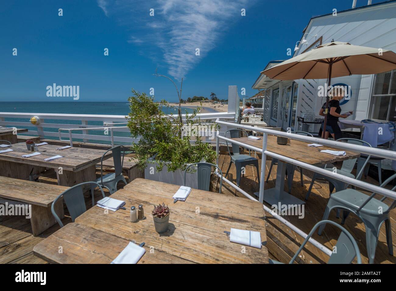 Avis de Malibu Pier restaurant et plage, Malibu, Californie, États-Unis d'Amérique, Amérique du Nord Banque D'Images