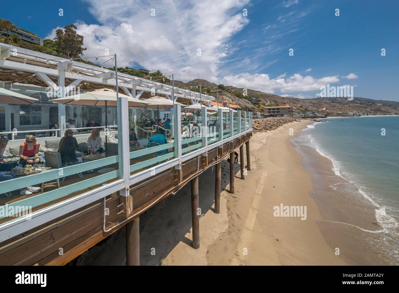 Avis de Malibu Pier restaurant et plage, Malibu, Californie, États-Unis d'Amérique, Amérique du Nord Banque D'Images