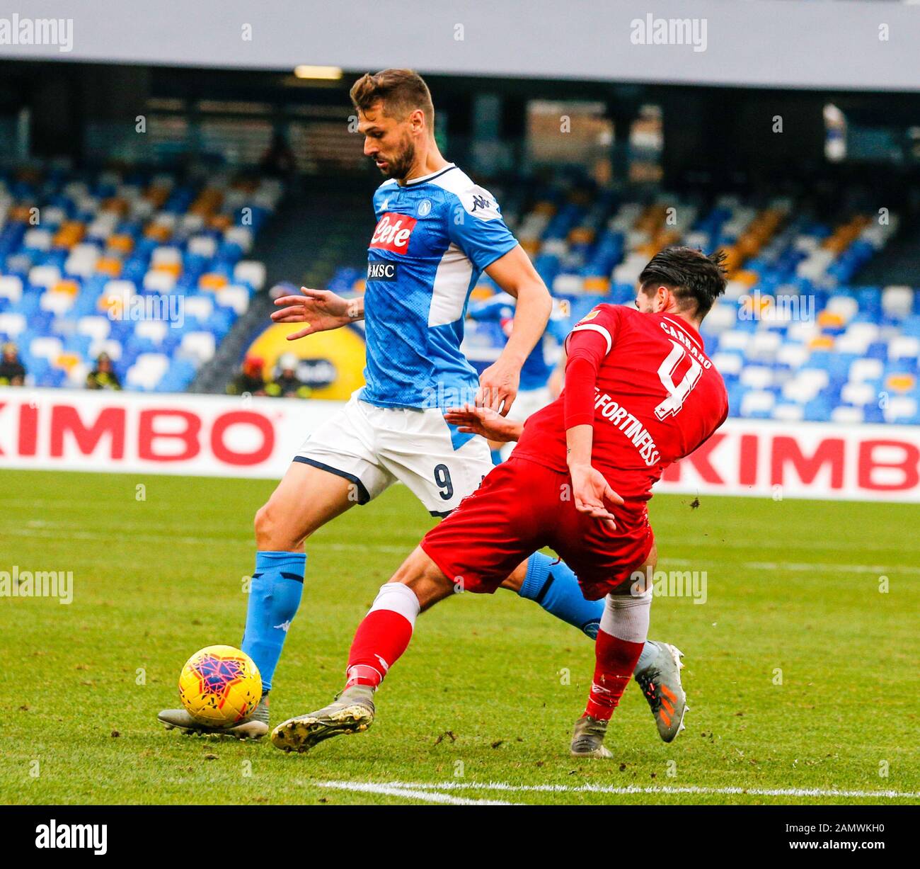 Rome, Italie. 14 janvier 2020. Lors du match de football de la coupe italienne de la SSC Napoli contre le FC Pérouse le 14 janvier 2020 au stade San Paolo de Naples. Dans La Photo: Llorente (Photo De Fabio Sasso/Pacific Press) Crédit: Pacific Press Agency/Alay Live News Banque D'Images