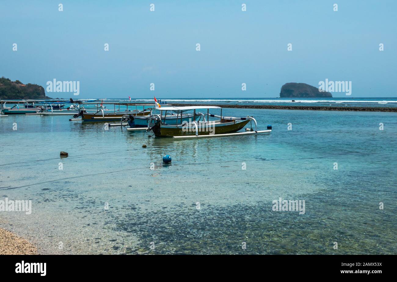 Bateaux de pêche ancrés dans le port Banque D'Images