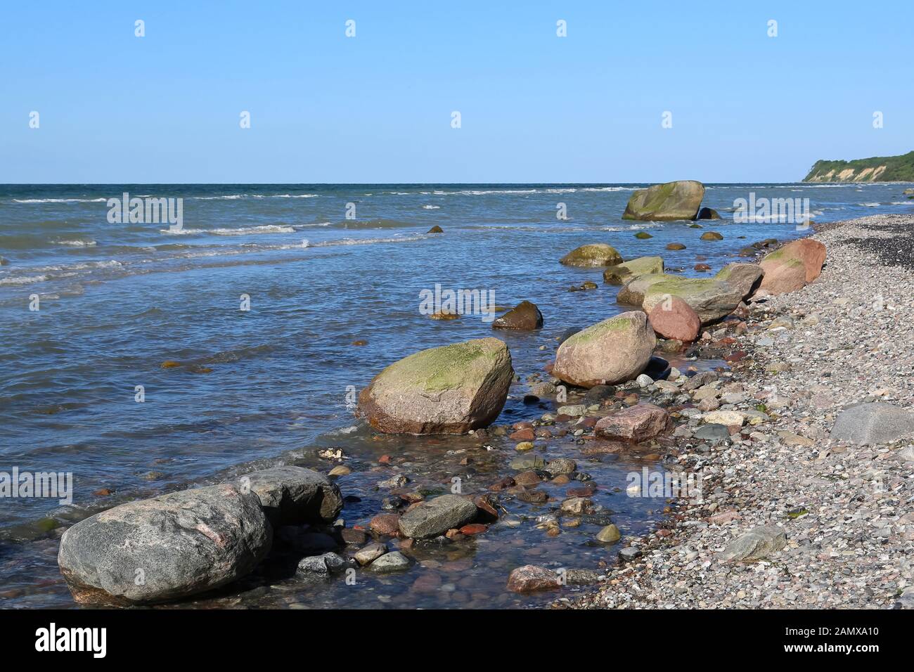 De nombreuses pierres différentes peut être vu sur la plage de la mer Baltique en Mecklembourg-Poméranie occidentale. Banque D'Images